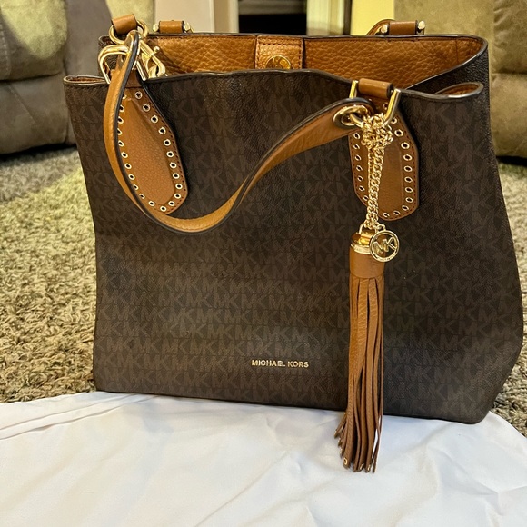 Michael Kors Brooklyn Large Logo Satchel - Picture 1 of 5